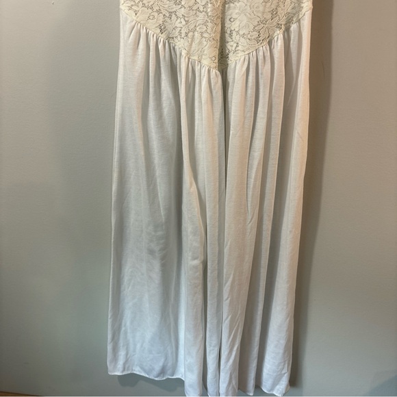 Vintage Victoria’s Secret 80s/early 90s ivory white nightgown with lace. Small - Picture 5 of 10